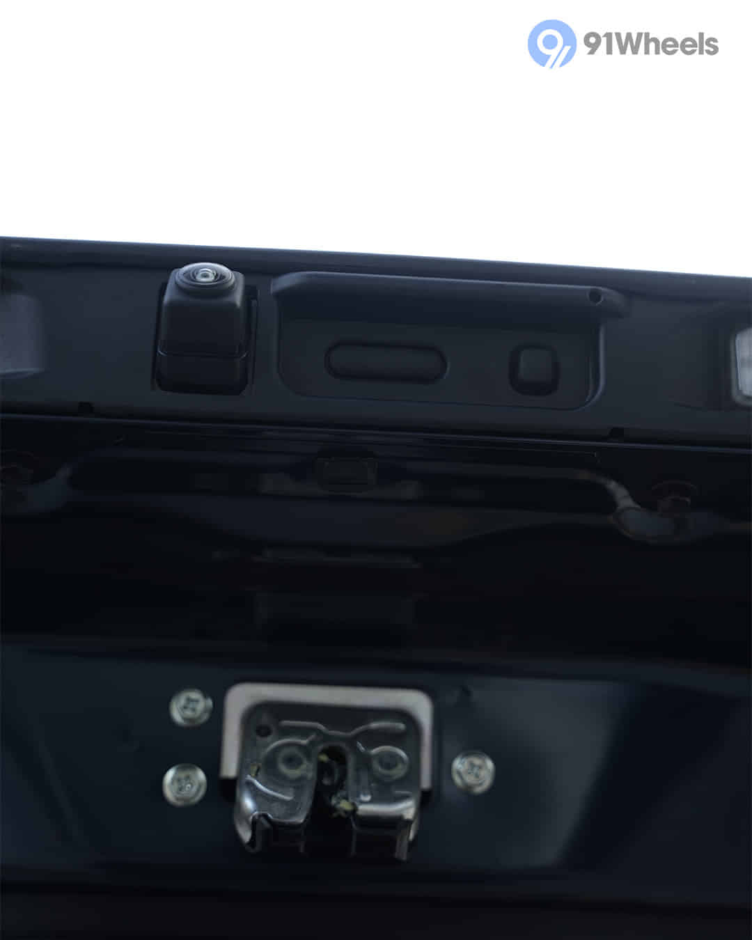Trunk Striker / Boot Striker