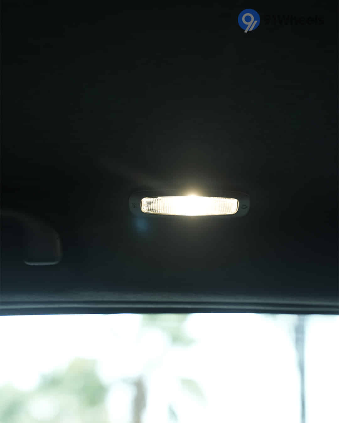 Rear Row Roof Mounted Cabin Lamps