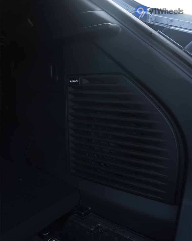 Infotainment & Charging - 2