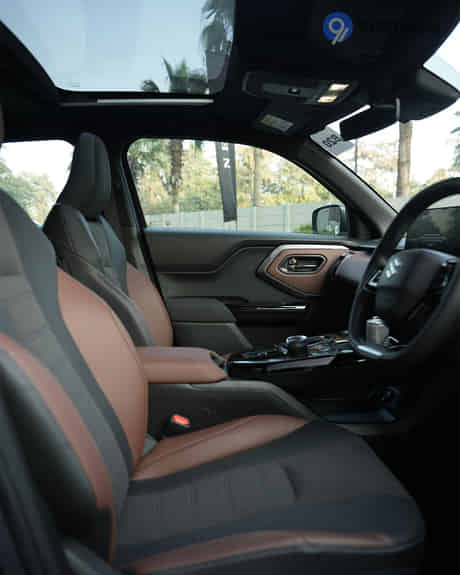 E Vitara Front Row Seats
