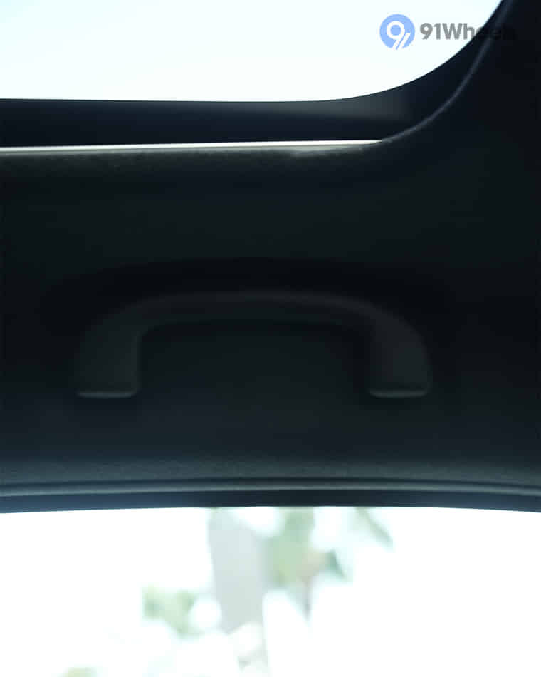 Seats & Cabin Comfort - 9