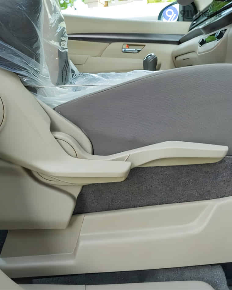 Seats & Cabin Comfort - 6