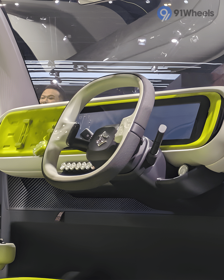 Dashboard & Front Cabin - 1