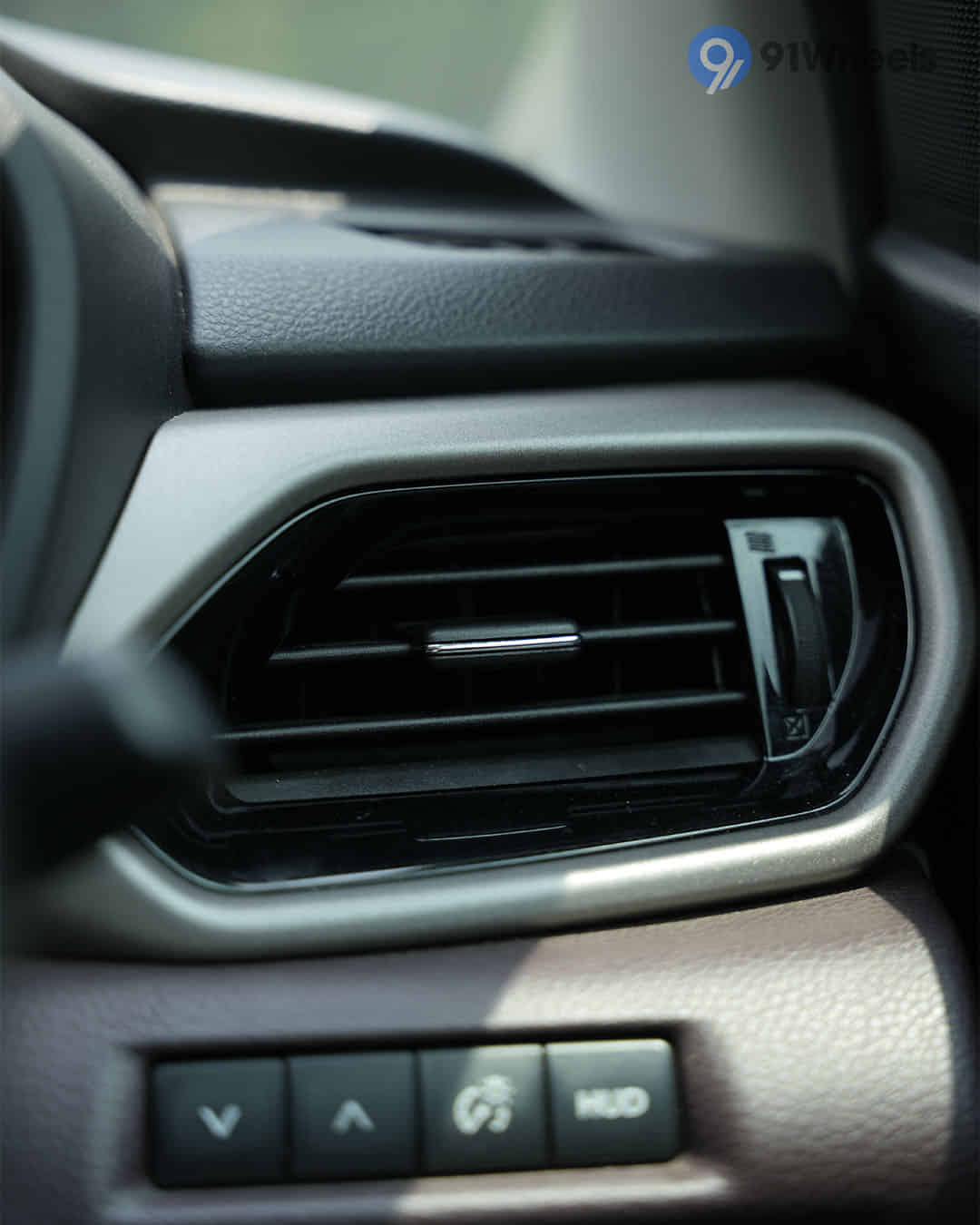 Right Side Air Vents Right Side Air Vents