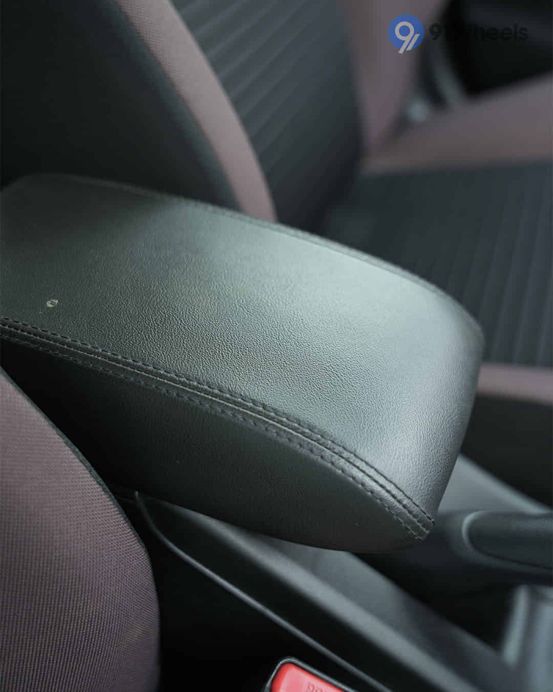 Front Centre Arm Rest Front Centre Arm Rest