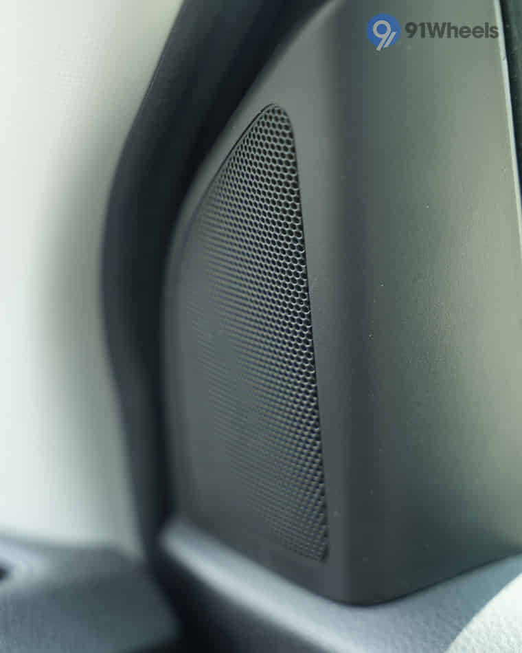 Infotainment & Charging - 2