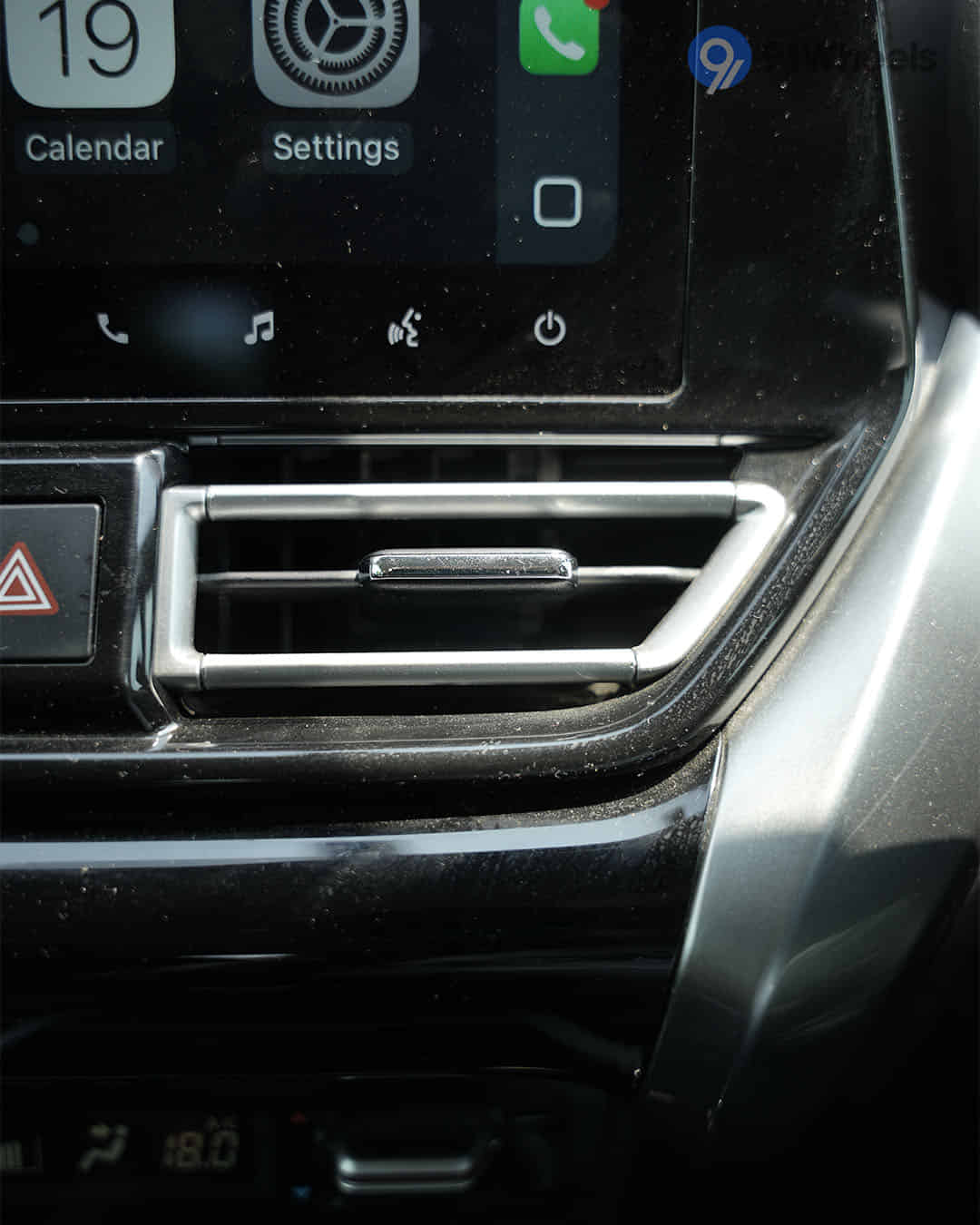 Front Centre Air Vents Front Centre Air Vents