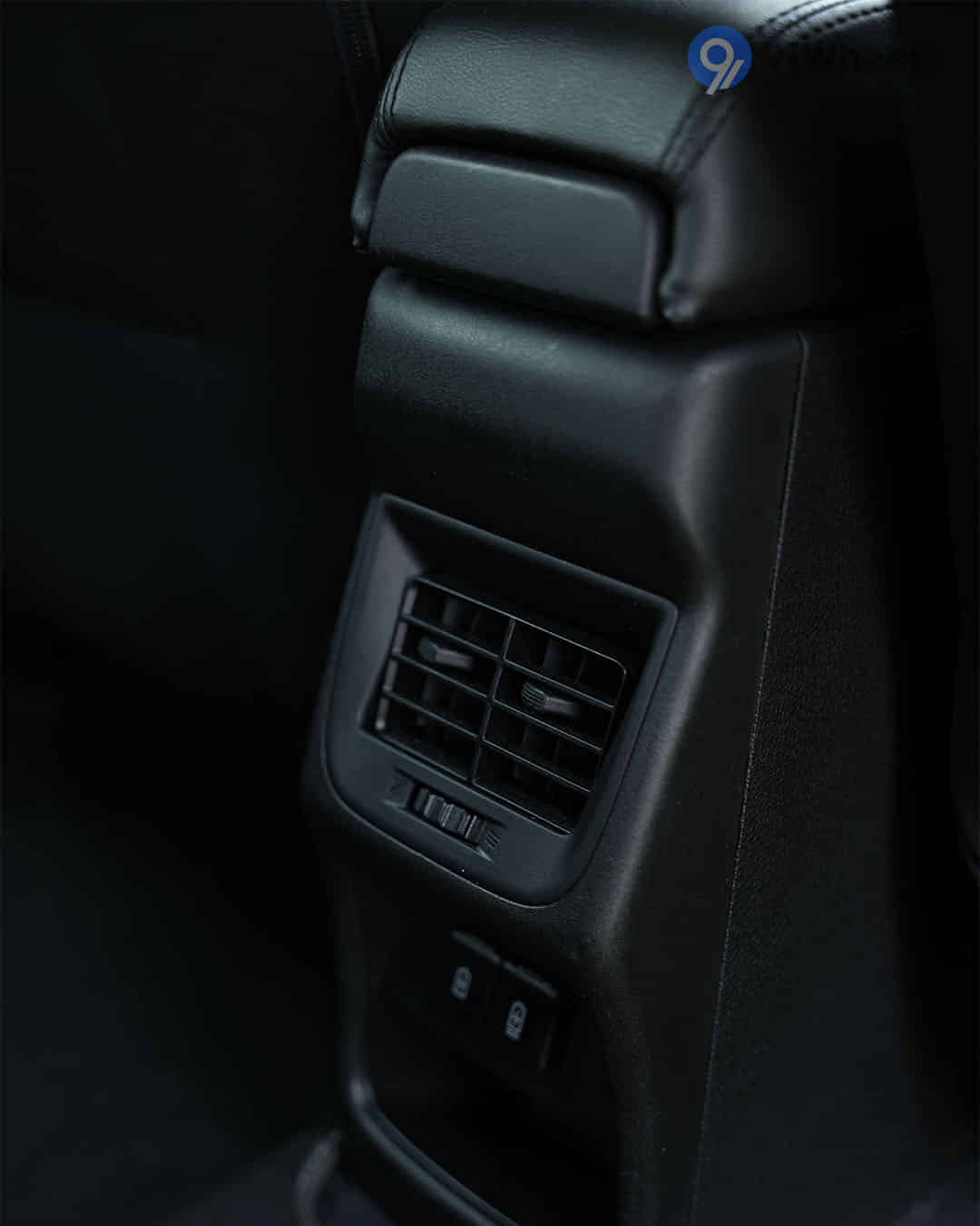 Rear Row Air Vents Rear Row Air Vents