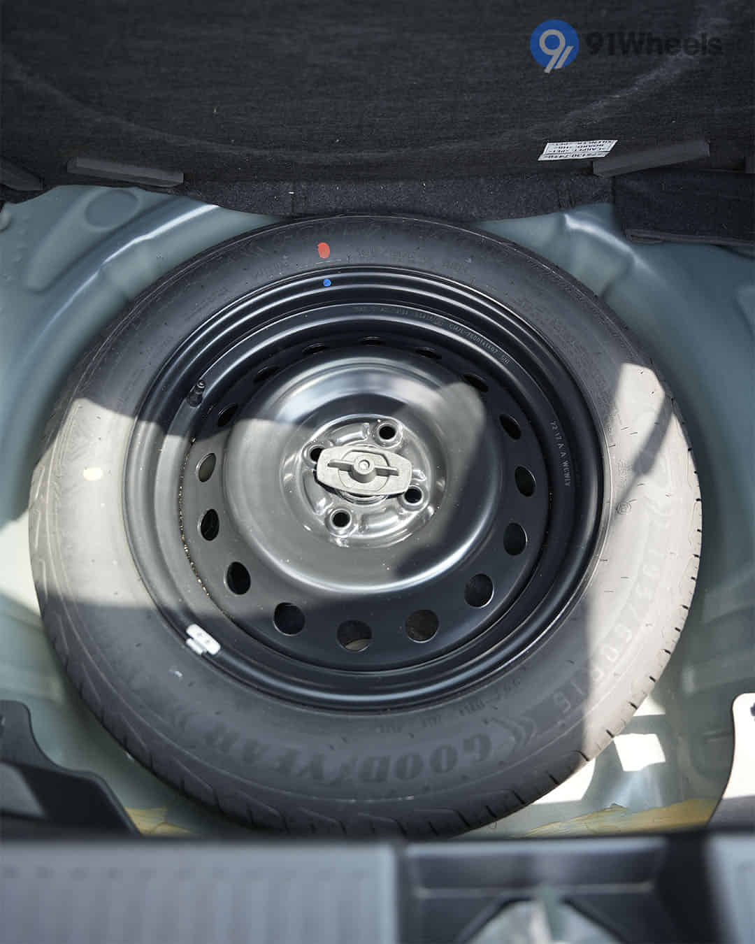 Under Boot / Spare Wheel Under Boot / Spare Wheel