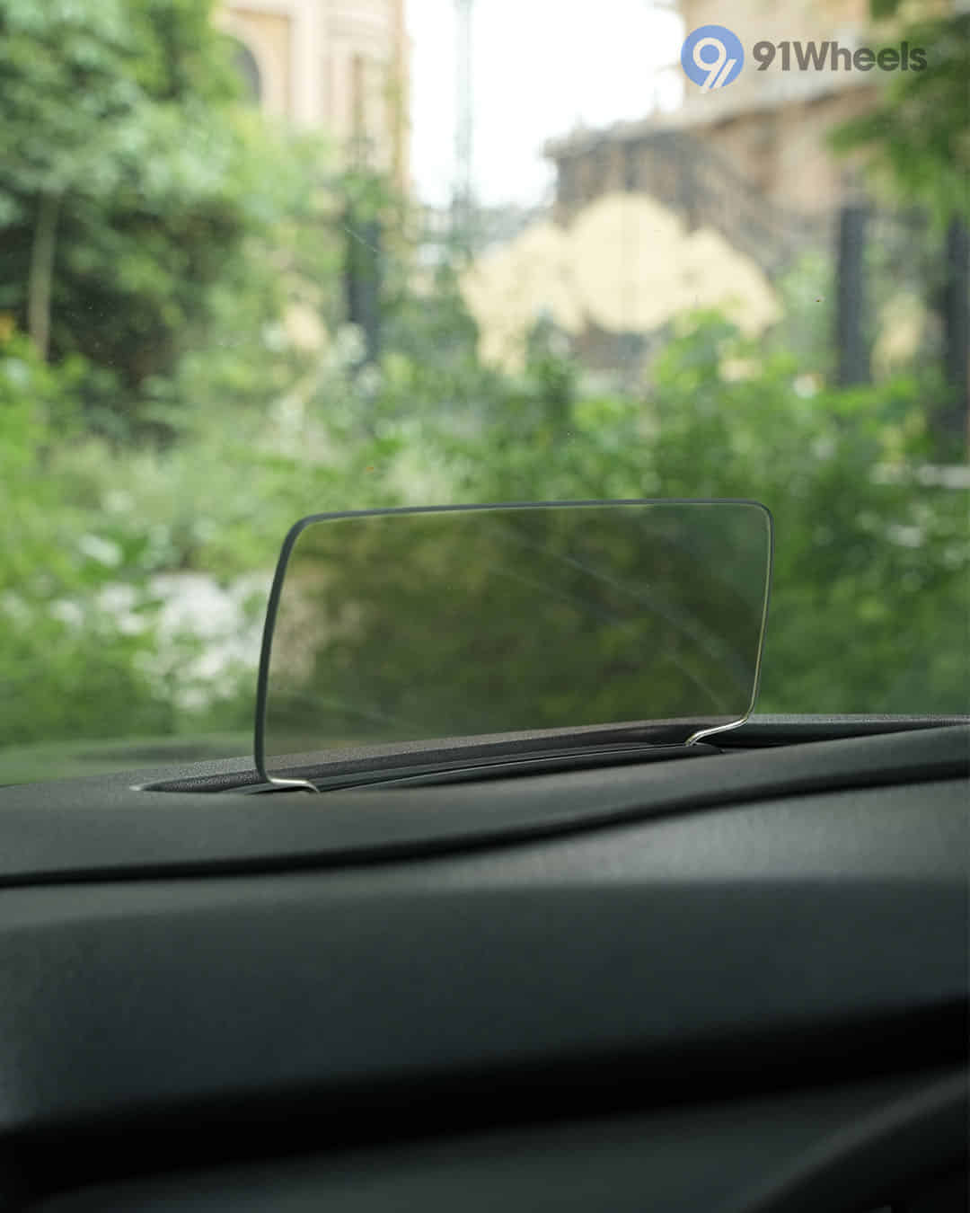 Head-Up Display (HUD) Head-Up Display (HUD)