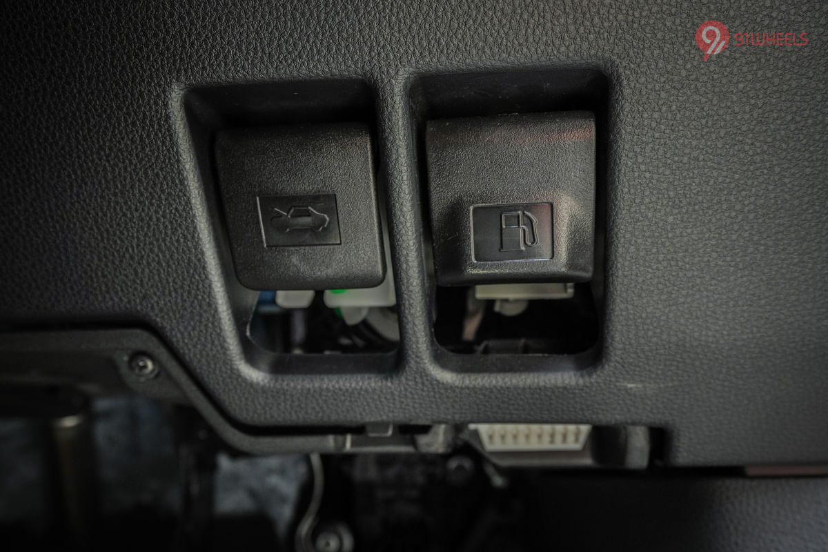 Maruti Suzuki Invicto Boot Release Lever/Fuel Lid Release Lever