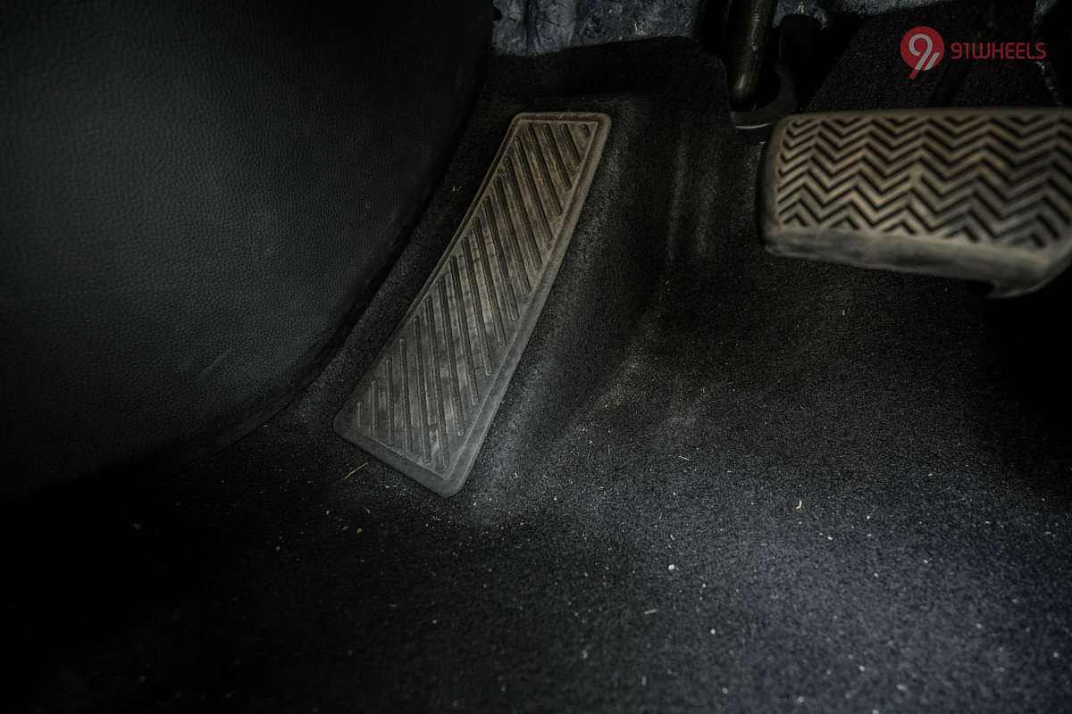 Maruti Suzuki Invicto Dead Pedal