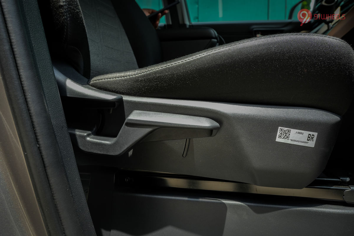 Maruti Suzuki Invicto Seat Adjustment for Driver