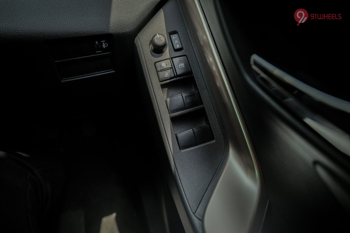 Maruti Suzuki Invicto Driver Side Door Switches
