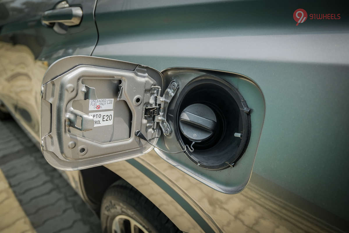 Maruti Suzuki Invicto Open Fuel Lid