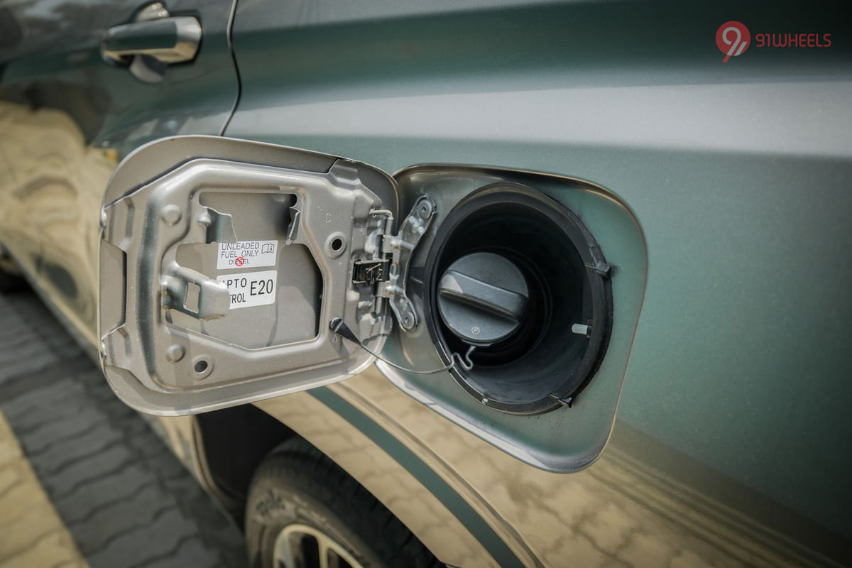 Maruti Suzuki Invicto Open Fuel Lid