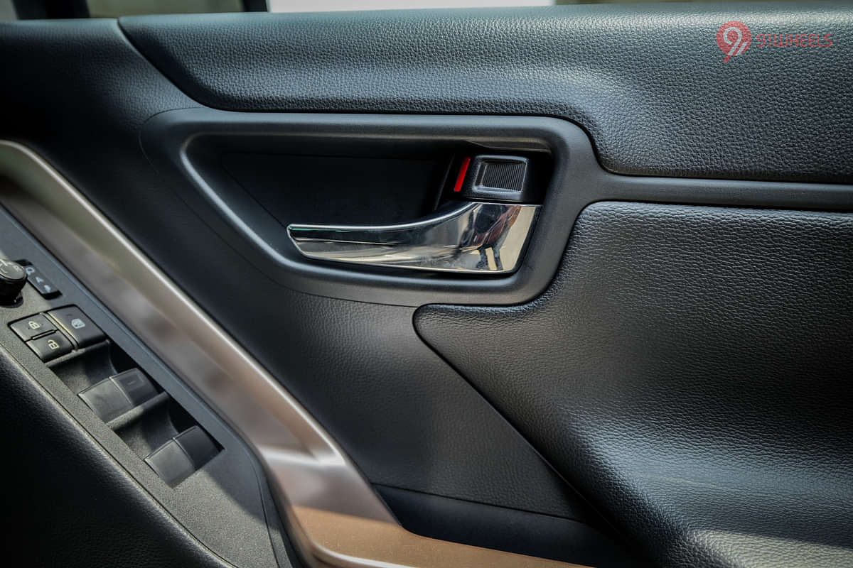 Maruti Suzuki Invicto Driver Side Door Pad Handle