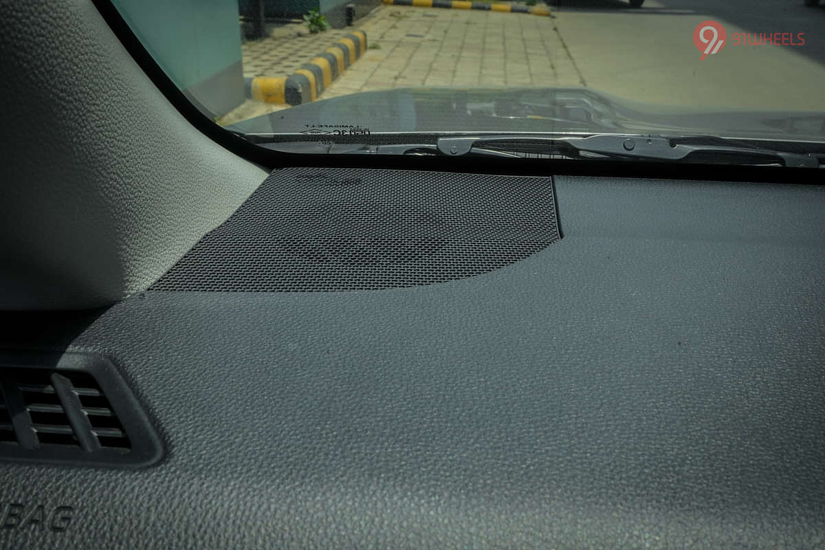 Maruti Suzuki Invicto Front Tweeters