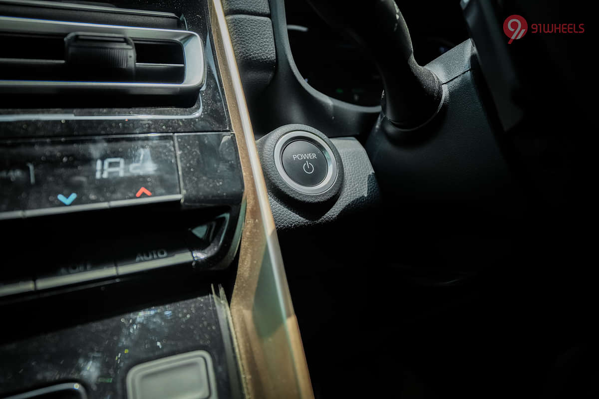 Maruti Suzuki Invicto Engine Start Button