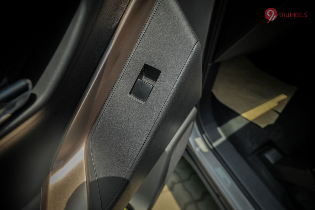 Maruti Suzuki Invicto Rear Door Switches