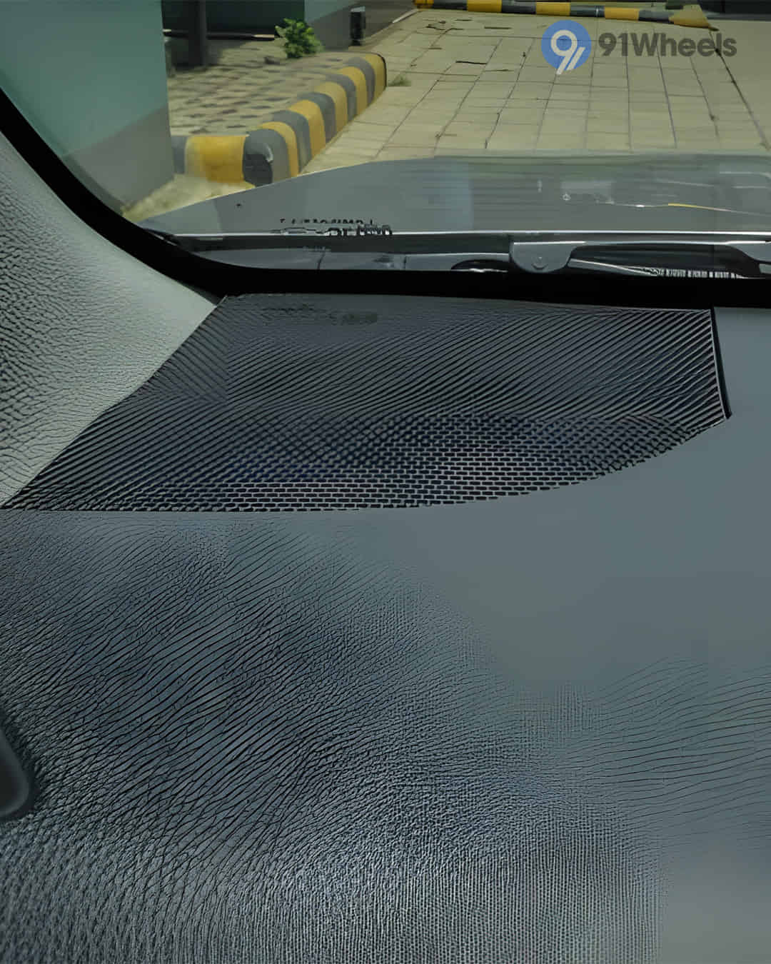 Central Dashboard Top Storage / Speaker