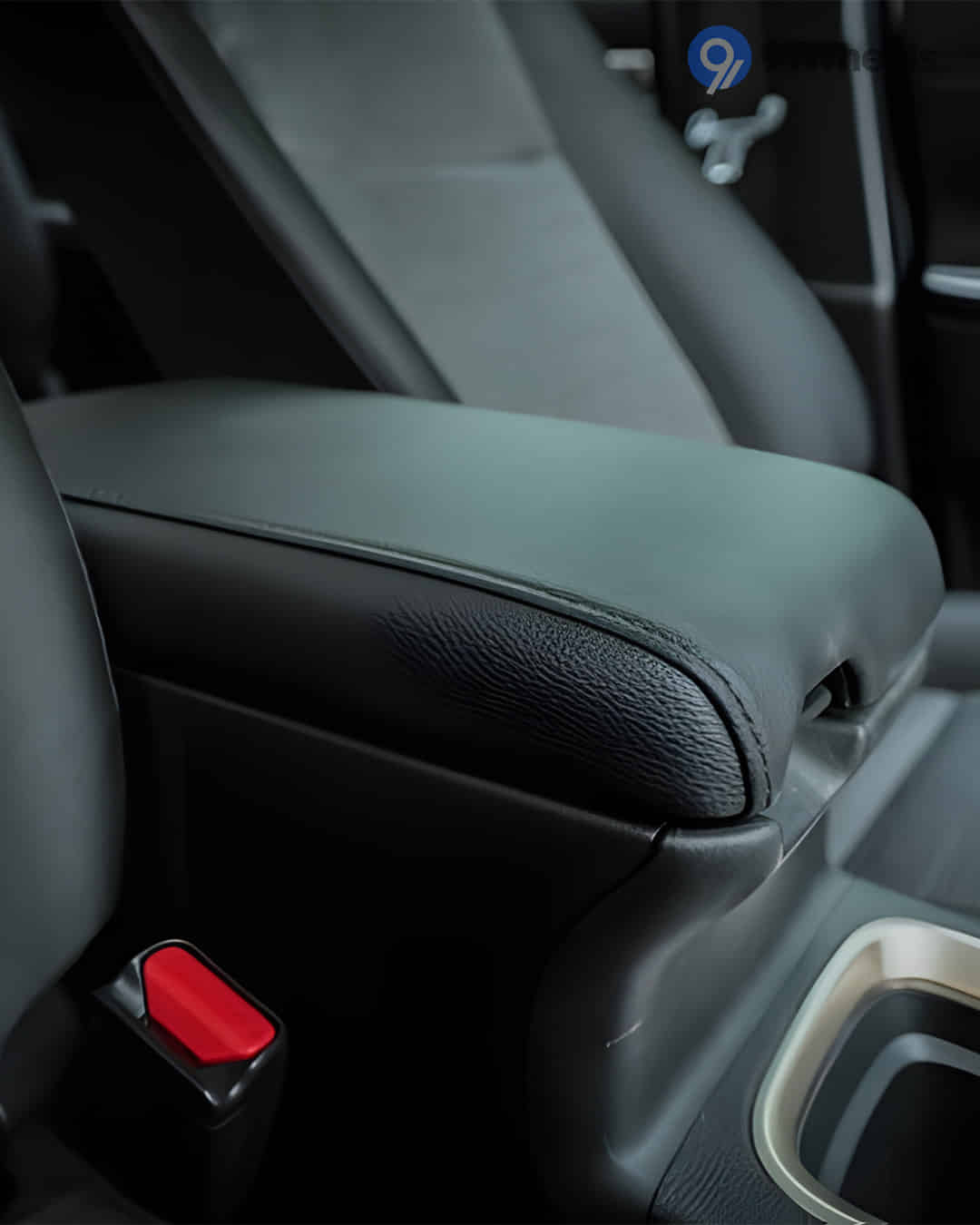 Front Centre Arm Rest