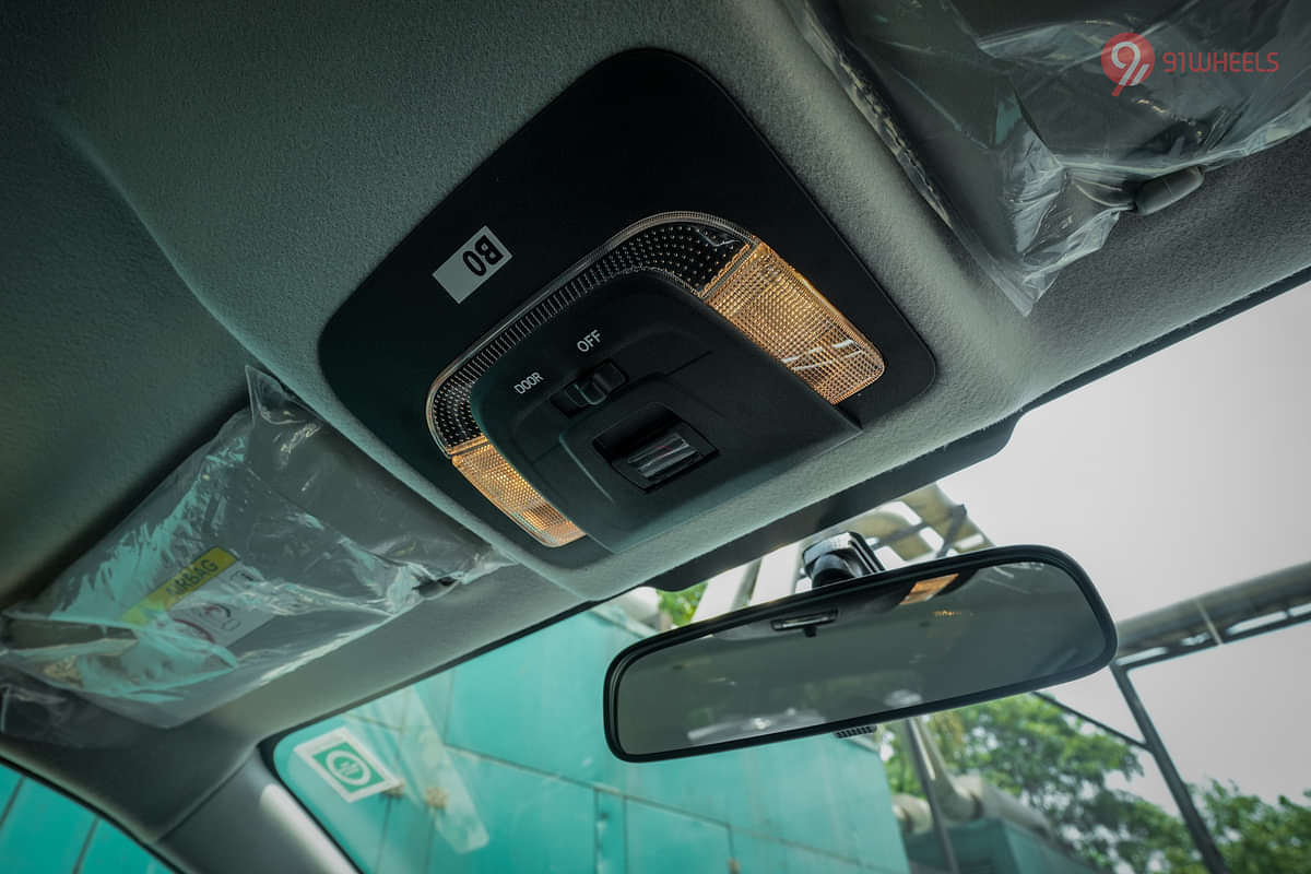 Maruti Suzuki Invicto Roof Mounted Controls/Sunroof & Cabin Light Controls