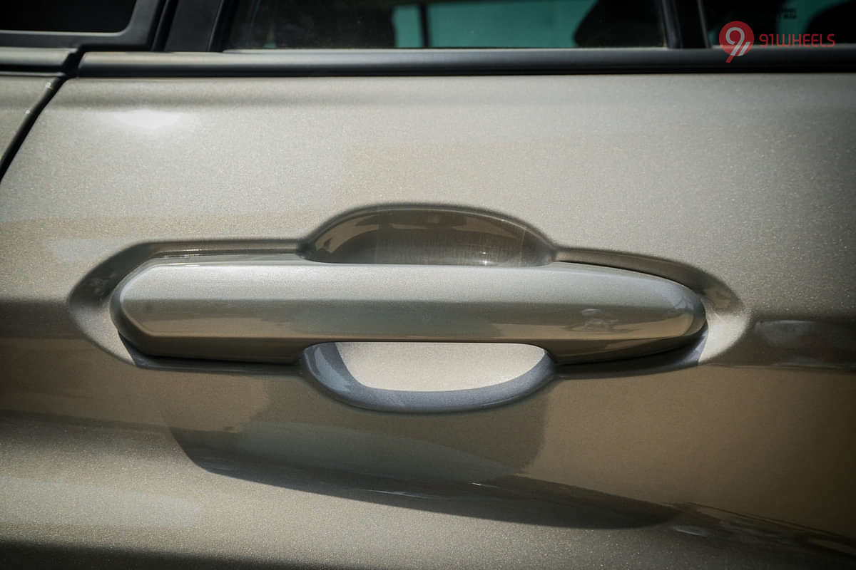 Maruti Suzuki Invicto Front Door Handle