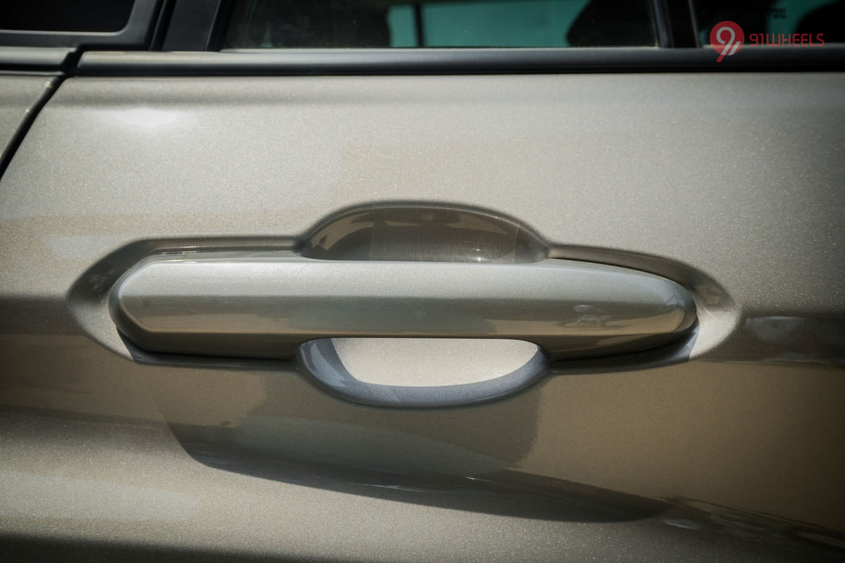 Maruti Suzuki Invicto Front Door Handle