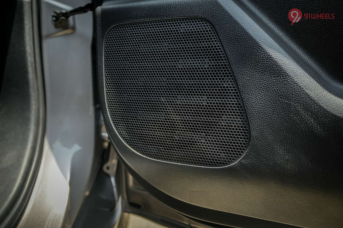 Maruti Suzuki Invicto Front Speakers