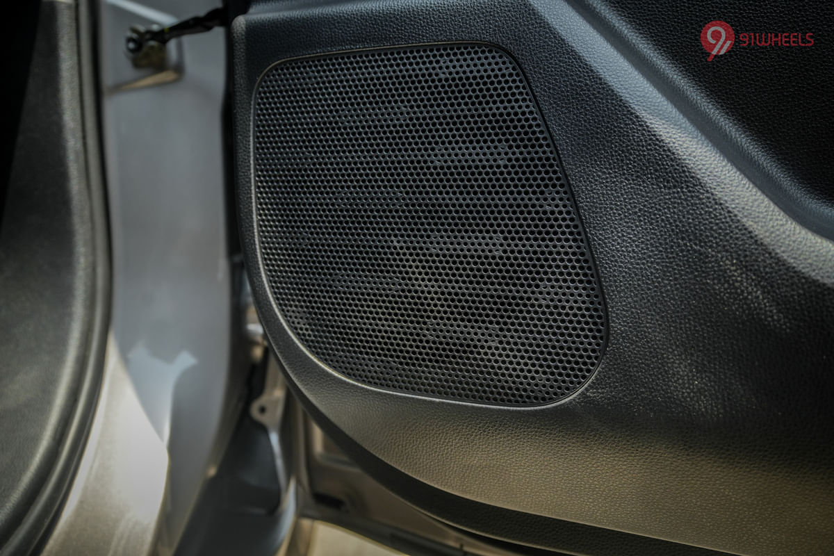 Maruti Suzuki Invicto Front Speakers