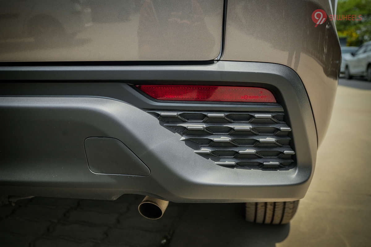 Maruti Suzuki Invicto Reflector