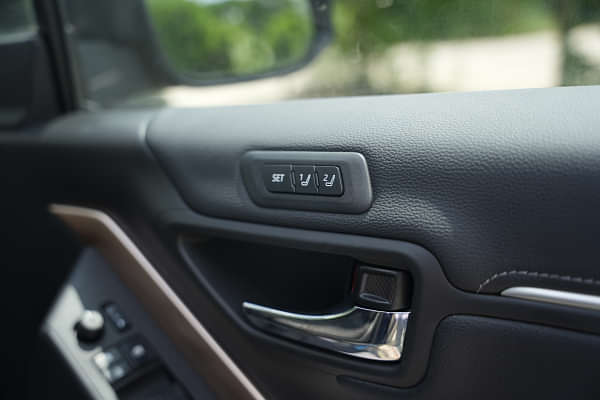 Maruti Suzuki Invicto Driver Side Door Switches
