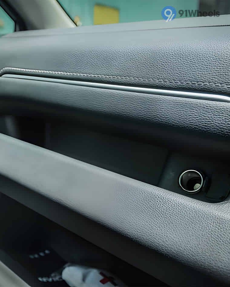 Infotainment & Charging - 2