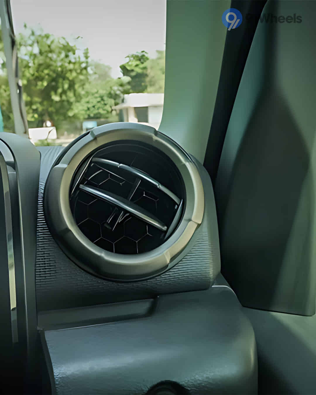 Right Side Air Vents