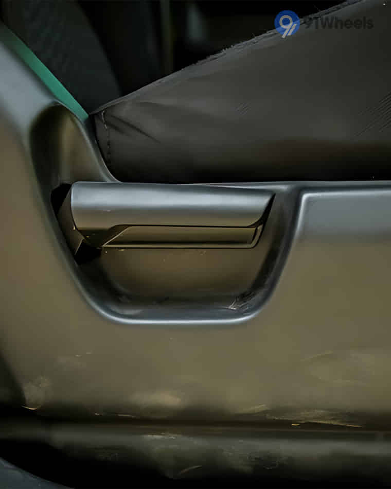 Seats & Cabin Comfort - 3