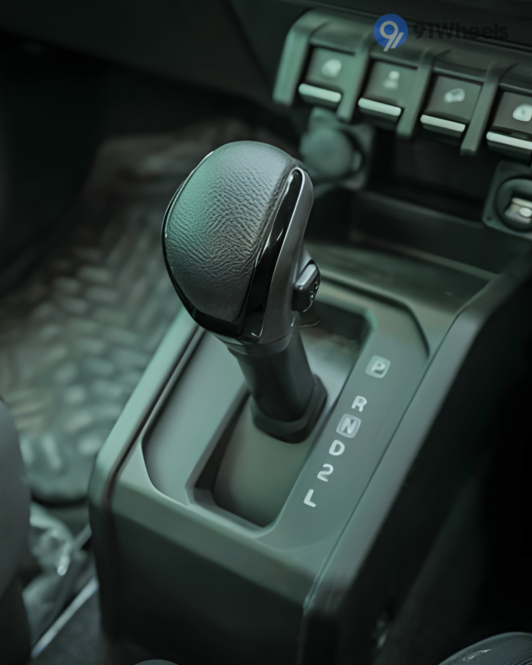 Dashboard & Front Cabin - 3