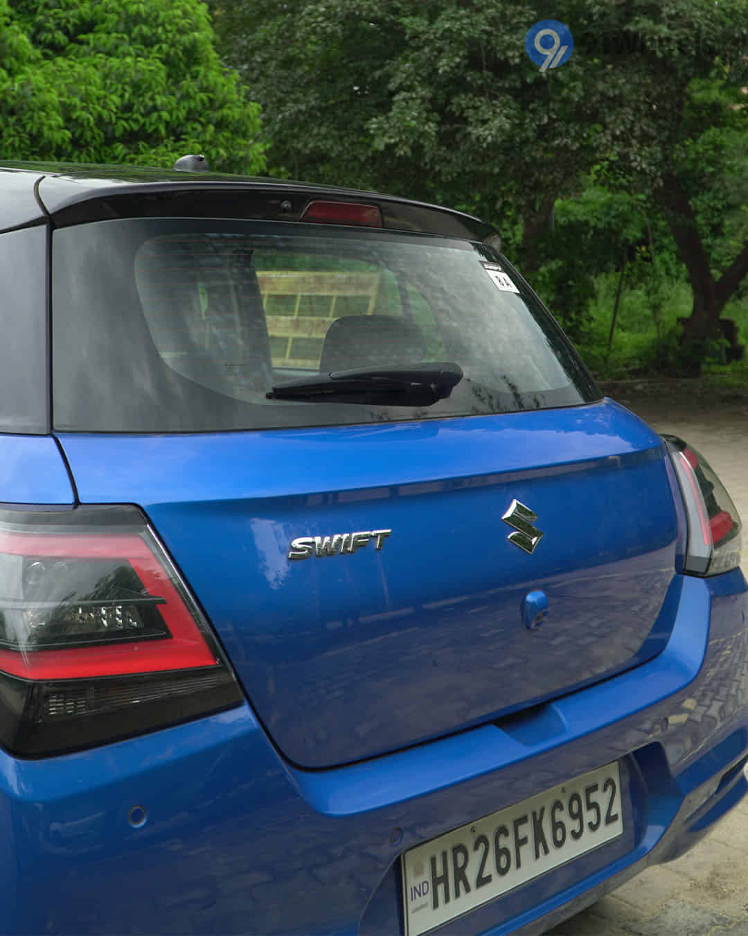 Rear Windshield / Windscreen