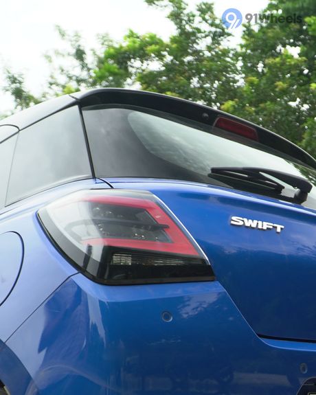 Swift Tail Light / Tail Lamp