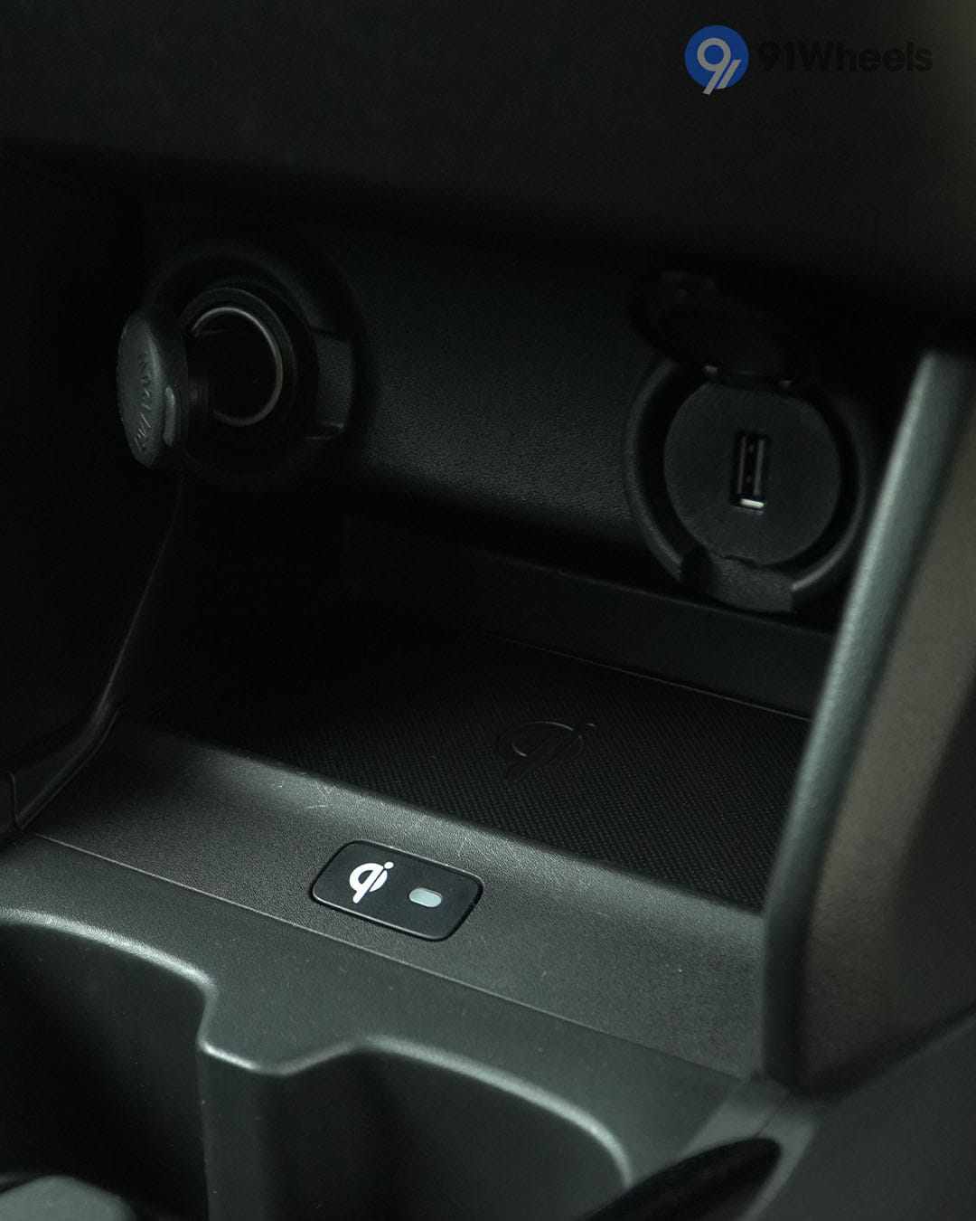 Maruti Suzuki Swift Power Socket / USB / Wireless Charging