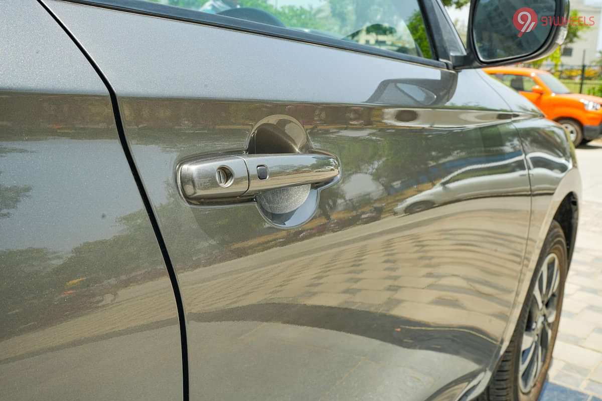 Maruti Swift Front Door Handle