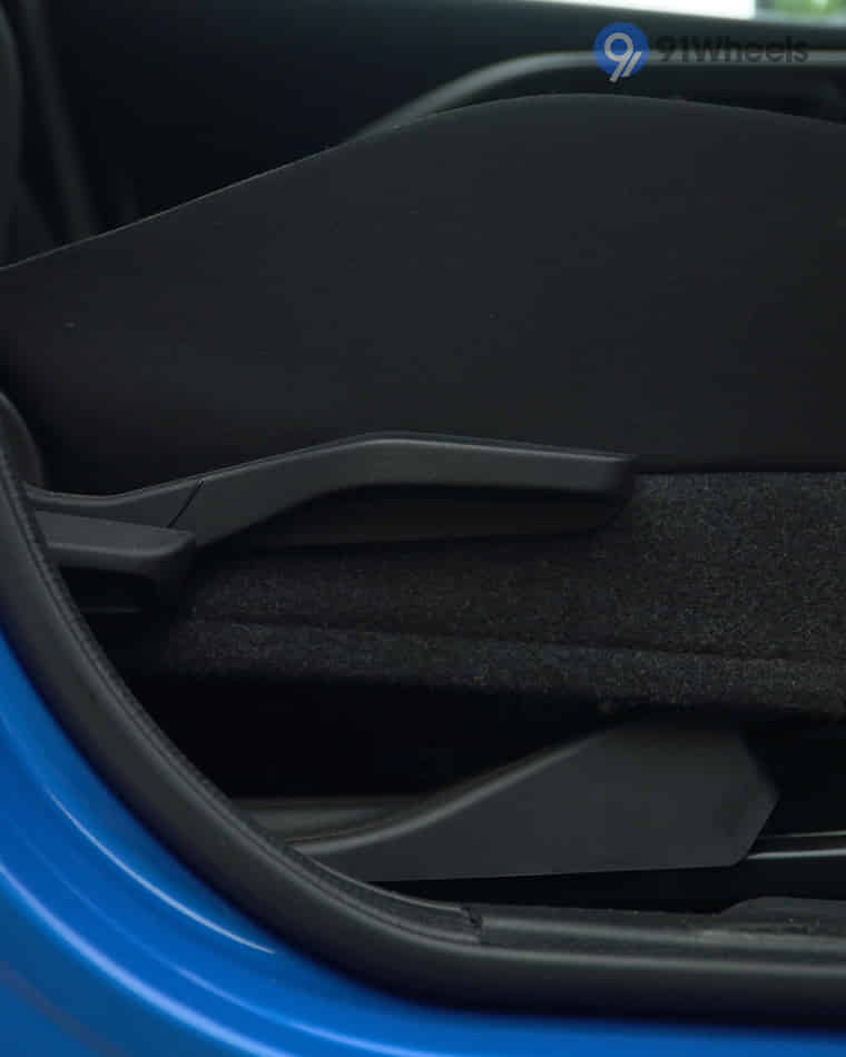 Seats & Cabin Comfort - 6