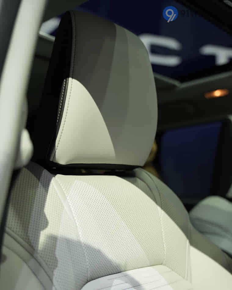 Seats & Cabin Comfort - 5