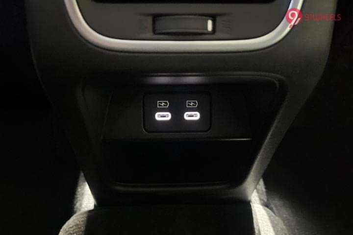 Maruti Suzuki Victoris USB Port/Power Socket/Wireless Charging