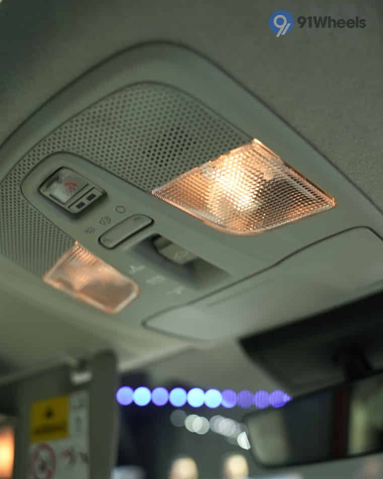 Infotainment & Charging - 4