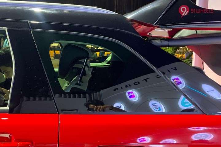 Maruti Suzuki Victoris Rear Quarter Glass