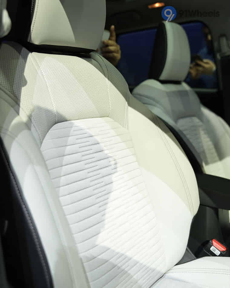 Seats & Cabin Comfort - 3