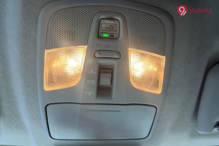 Maruti Suzuki Victoris Roof Mounted Controls/Sunroof & Cabin Light Controls