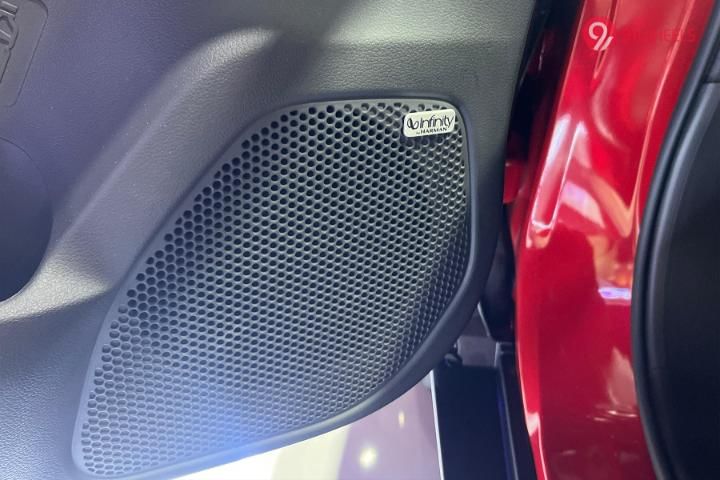Maruti Suzuki Victoris Rear Speakers