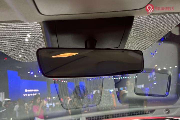 Maruti Suzuki Victoris Inner Rear View Mirror